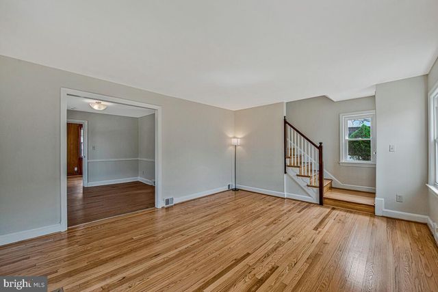 5839 33RD AVE, Hyattsville, MD 20782