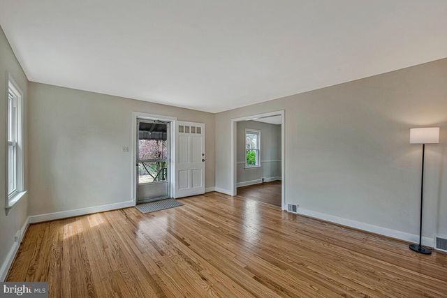 5839 33RD AVE, Hyattsville, MD 20782