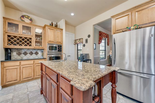625 County Road 1134, Lone Oak, TX 75453