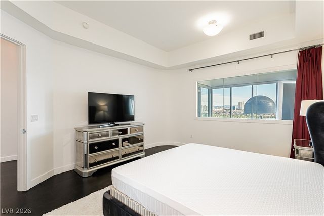 360 East Desert Inn Road 1502, Las Vegas, NV 89109