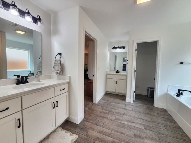 1070 Pink Lady Place, Bentonville, AR 72712