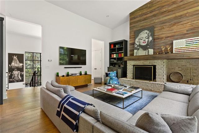 569 Overbrook Drive NW, Atlanta, GA 30318