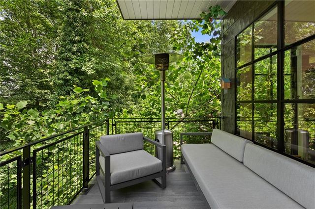 569 Overbrook Drive NW, Atlanta, GA 30318