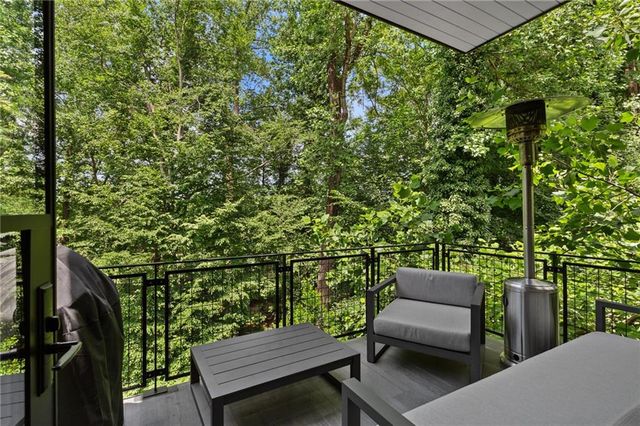 569 Overbrook Drive NW, Atlanta, GA 30318