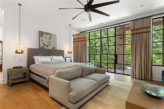 569 Overbrook Drive NW, Atlanta, GA 30318