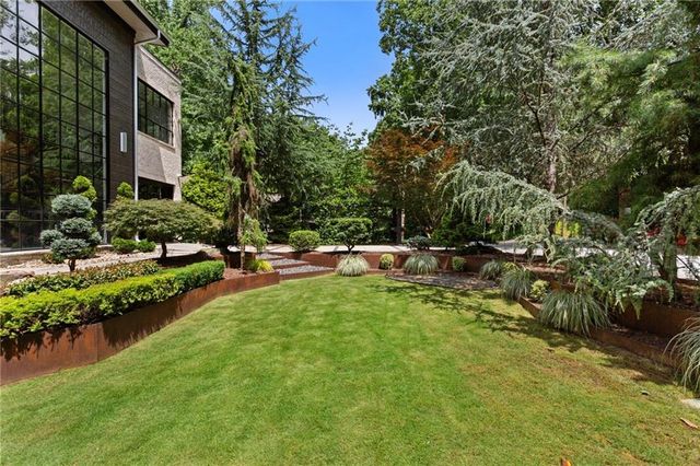 569 Overbrook Drive NW, Atlanta, GA 30318