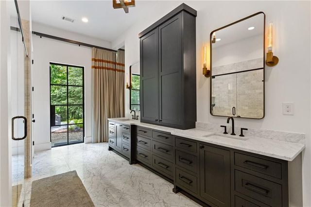 569 Overbrook Drive NW, Atlanta, GA 30318