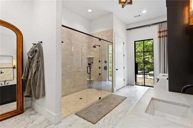 569 Overbrook Drive NW, Atlanta, GA 30318