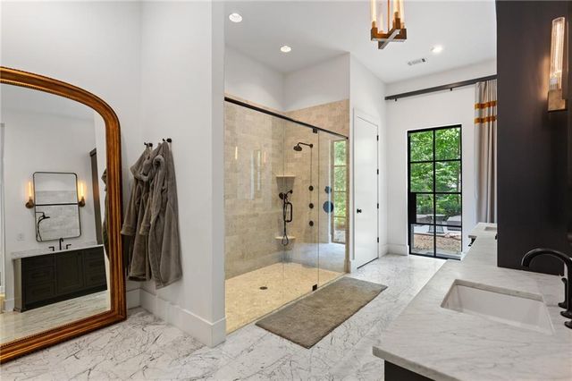 569 Overbrook Drive NW, Atlanta, GA 30318