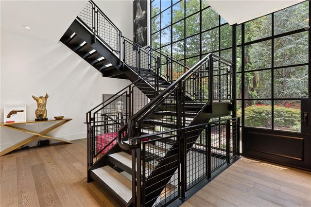 569 Overbrook Drive NW, Atlanta, GA 30318