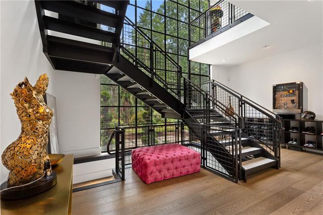 569 Overbrook Drive NW, Atlanta, GA 30318