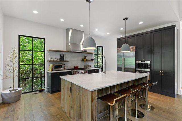 569 Overbrook Drive NW, Atlanta, GA 30318