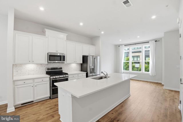 8178 RED HOOK ST, Rockville, MD 20855