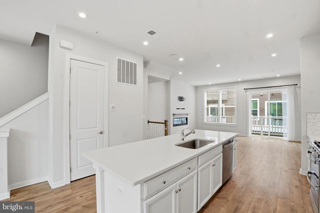 8178 RED HOOK ST, Rockville, MD 20855