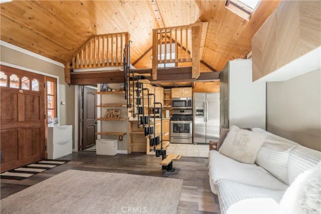 793 Los Angeles, Sugarloaf, CA 92386
