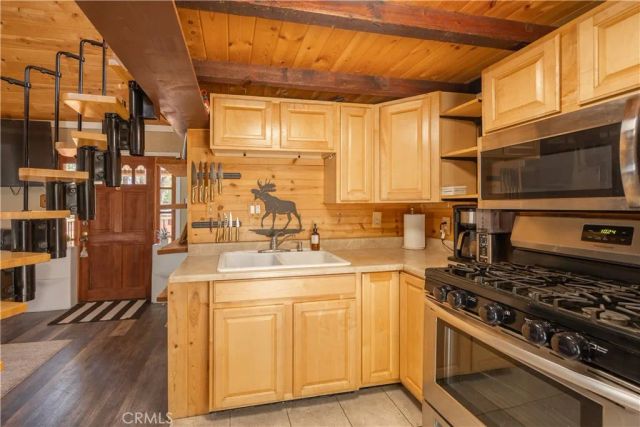 793 Los Angeles, Sugarloaf, CA 92386