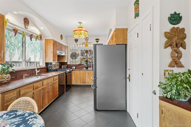 140 Roosevelt Boulevard, Long Beach, NY 11561