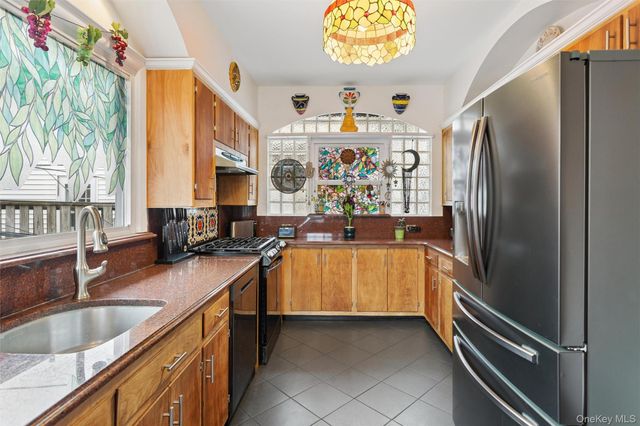 140 Roosevelt Boulevard, Long Beach, NY 11561