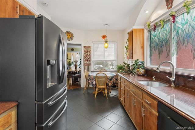140 Roosevelt Boulevard, Long Beach, NY 11561