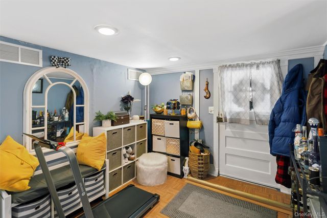 140 Roosevelt Boulevard, Long Beach, NY 11561