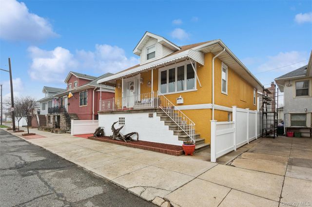140 Roosevelt Boulevard, Long Beach, NY 11561