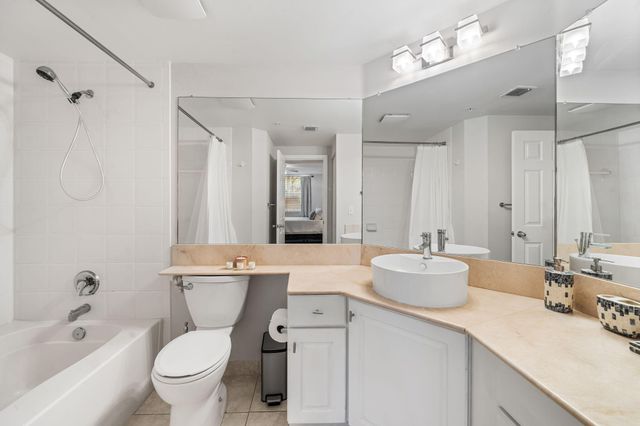 11790 St Andrews Place 203, Wellington, FL 33414