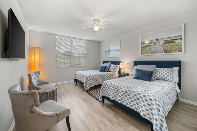 11790 St Andrews Place 203, Wellington, FL 33414