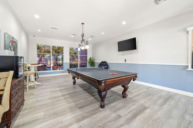 11790 St Andrews Place 203, Wellington, FL 33414