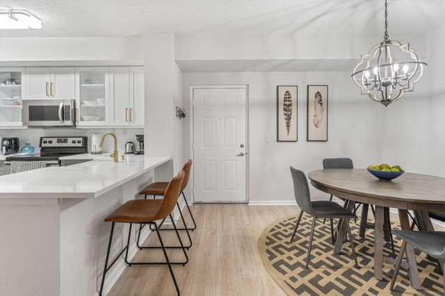 11790 St Andrews Place 203, Wellington, FL 33414