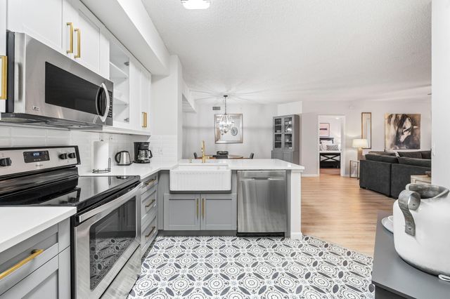 11790 St Andrews Place 203, Wellington, FL 33414