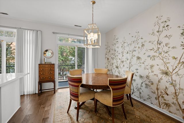 101 N Euclid Avenue 26, Oak Park, IL 60301