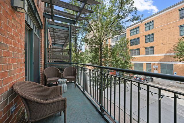 101 N Euclid Avenue 26, Oak Park, IL 60301