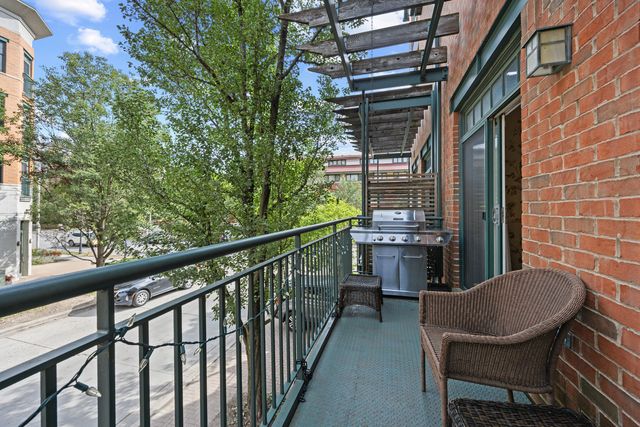101 N Euclid Avenue 26, Oak Park, IL 60301