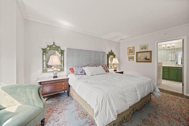 101 N Euclid Avenue 26, Oak Park, IL 60301