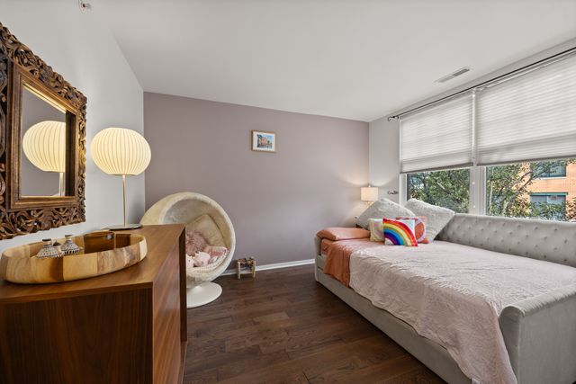 101 N Euclid Avenue 26, Oak Park, IL 60301