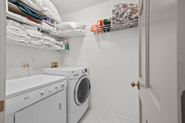 101 N Euclid Avenue 26, Oak Park, IL 60301