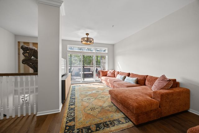 101 N Euclid Avenue 26, Oak Park, IL 60301