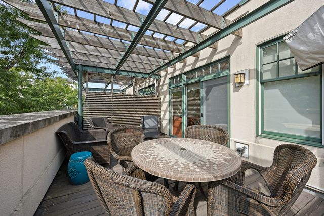 101 N Euclid Avenue 26, Oak Park, IL 60301