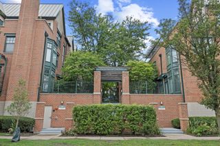 101 N Euclid Avenue 26, Oak Park, IL 60301