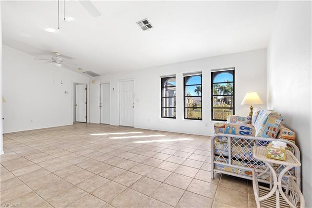 1402 SW 4th AVE, Cape Coral, FL 33991