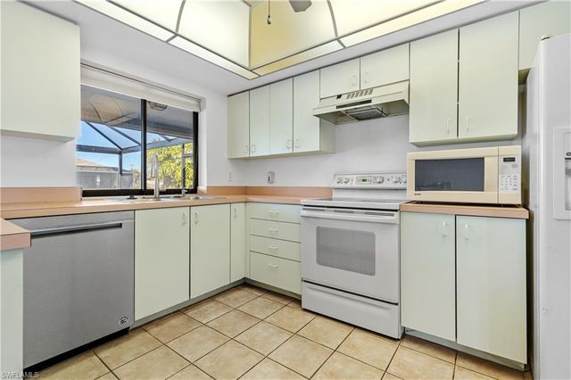 1402 SW 4th AVE, Cape Coral, FL 33991