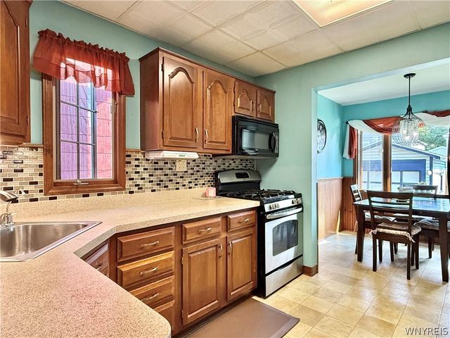 261 Sanders Road, Buffalo, NY 14216