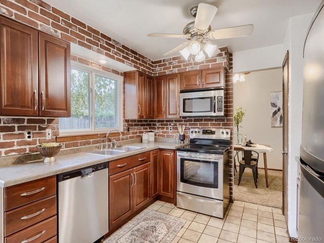 1472 S Laredo Way, Aurora, CO 80017