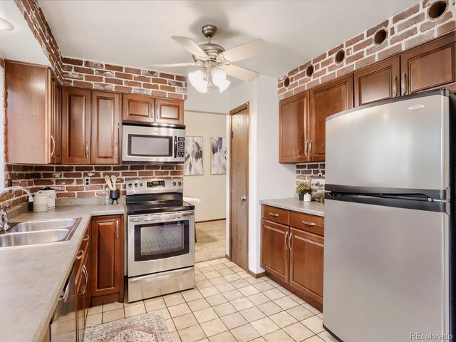 1472 S Laredo Way, Aurora, CO 80017