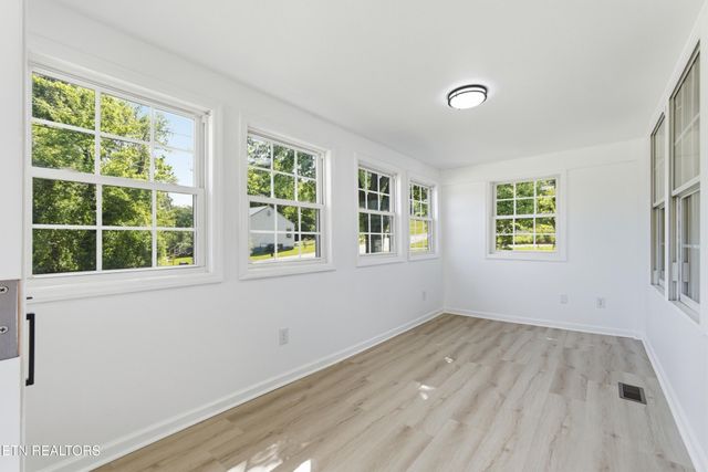 212 Sunset Drive, Harriman, TN 37748