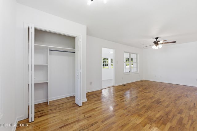 212 Sunset Drive, Harriman, TN 37748