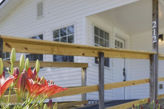 212 Sunset Drive, Harriman, TN 37748