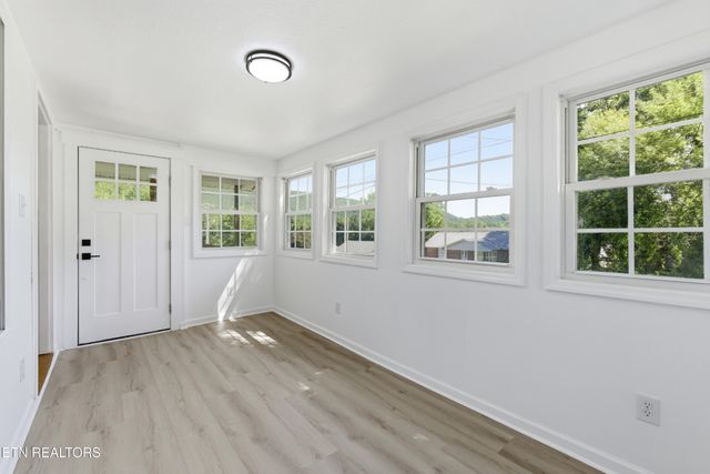 212 Sunset Drive, Harriman, TN 37748