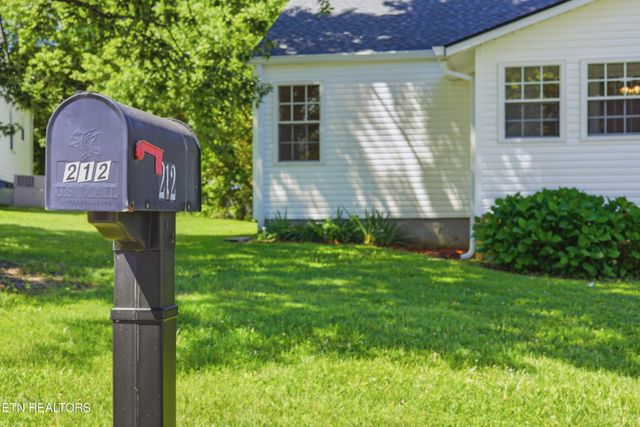 212 Sunset Drive, Harriman, TN 37748