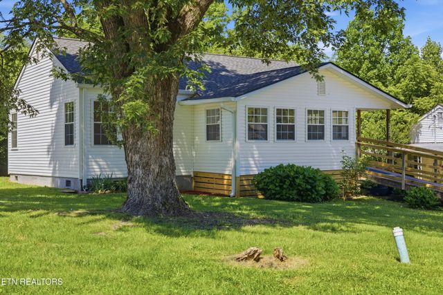 212 Sunset Drive, Harriman, TN 37748